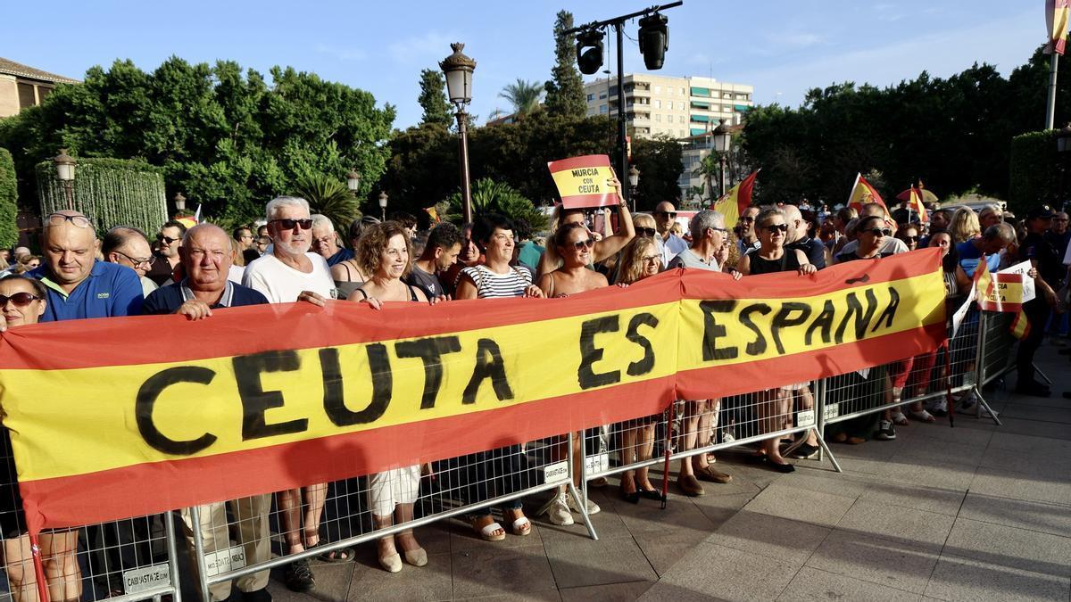 Las imágenes de la concentración en defensa de Ceuta en Murcia.