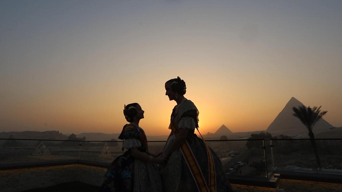 VÍDEO - La primera película de las falleras mayores y las cortes de honor en Egipto