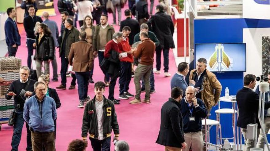 Casi 28.500 visitantes asisten a las ferias de vino, aceite y cerveza de  Zaragoza