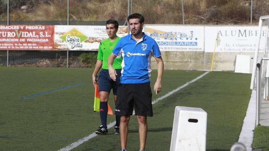 Miki López, entrenador del Barbadás. // Jesús Regal