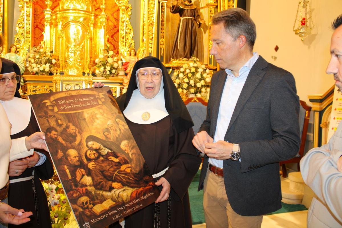 La Madre María Jesús y el alcalde, Fulgencio Gil.