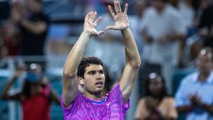 Alcaraz celebra tras su pase a los octavos de final en Miami