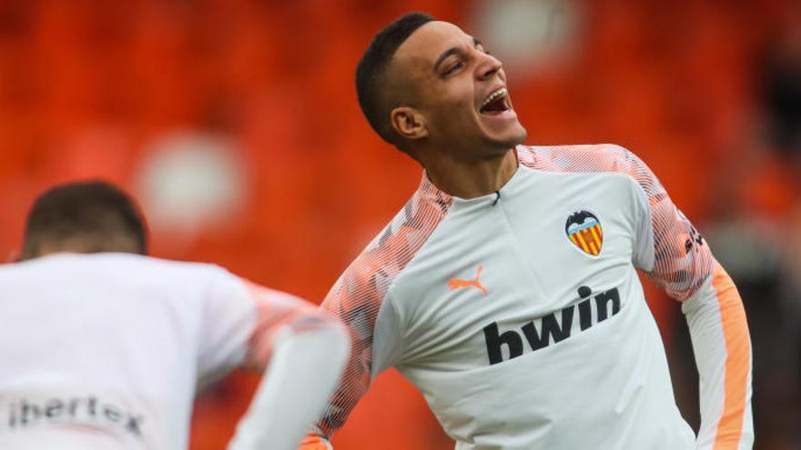 Rodrigo Moreno, sonriente durante un calentamiento en Mestalla.