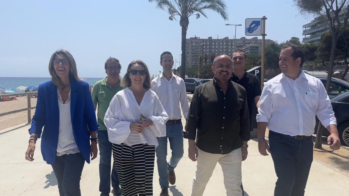 Els membres del PP, passejant per la Costa Brava.