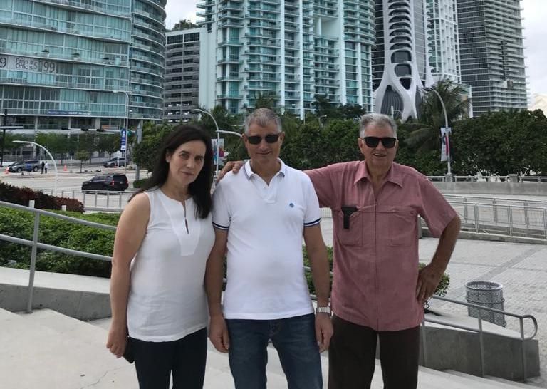 Con sus sobrinos en Miami