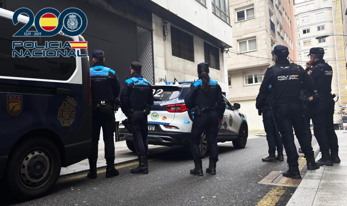 Operativo conjunto de la Policía Local y Nacional en Vigo.