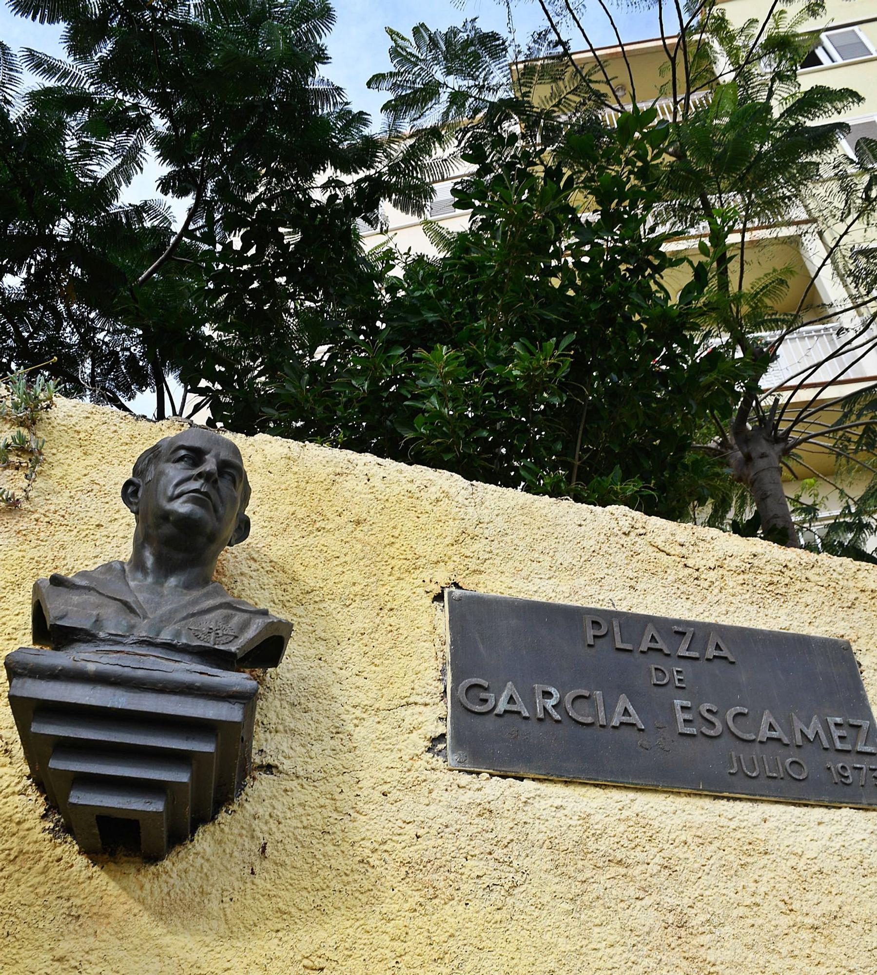 Busto dedicado al general García Escámez, en Schamann
