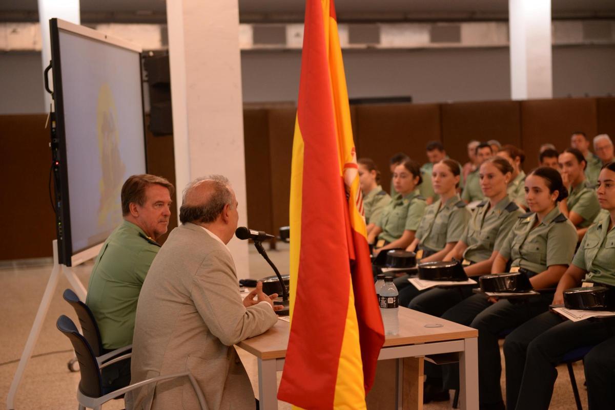 Imagen del acto oficial de bienvenida a los nuevos agentes