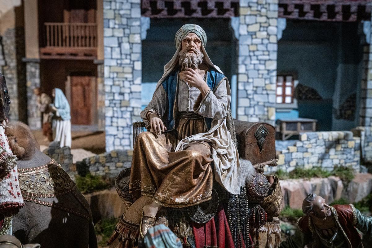 Barcelona estrena un belén tradicional más grande que nunca en la plaza Sant Jaume