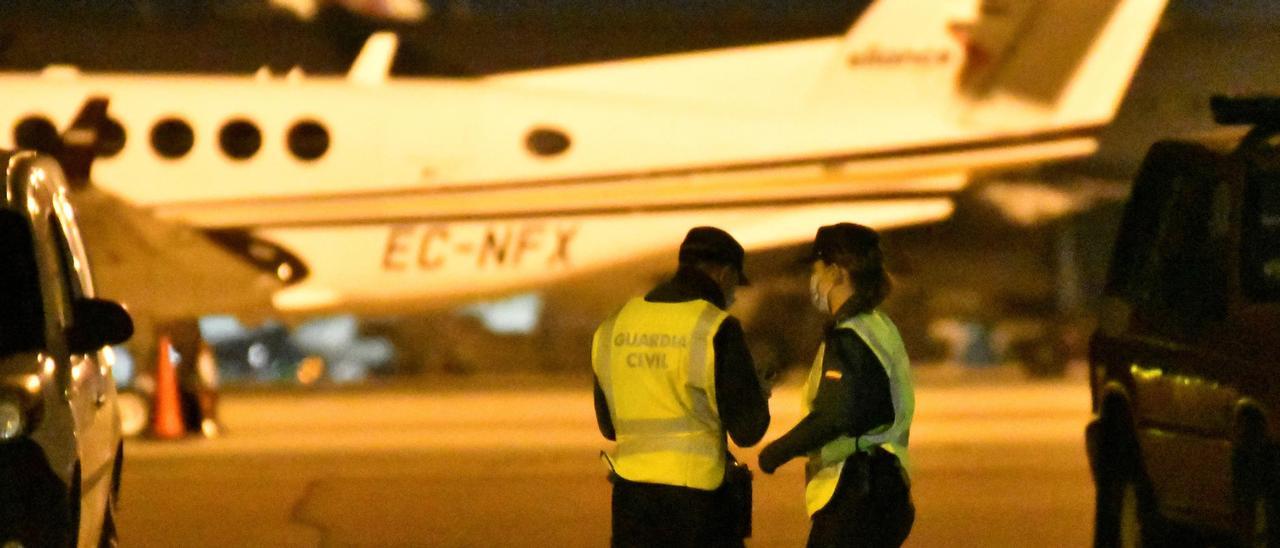 El avión de la compañía Air Arabia Maroc, el viernes, parado en el aeropuerto de Palma.