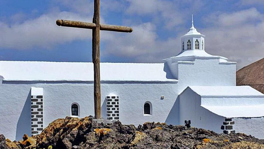 La milagrosa Señora de Los Volcanes tiende su manto sobre Lanzarote