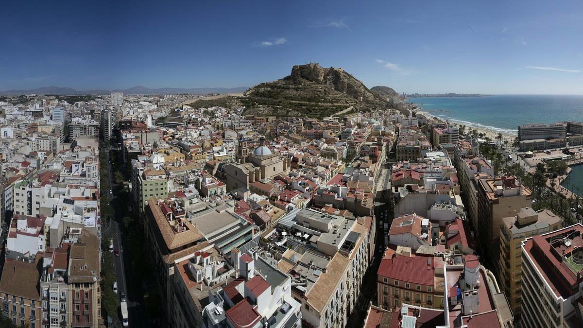 Vista panorámica de la ciudad de Alicante.