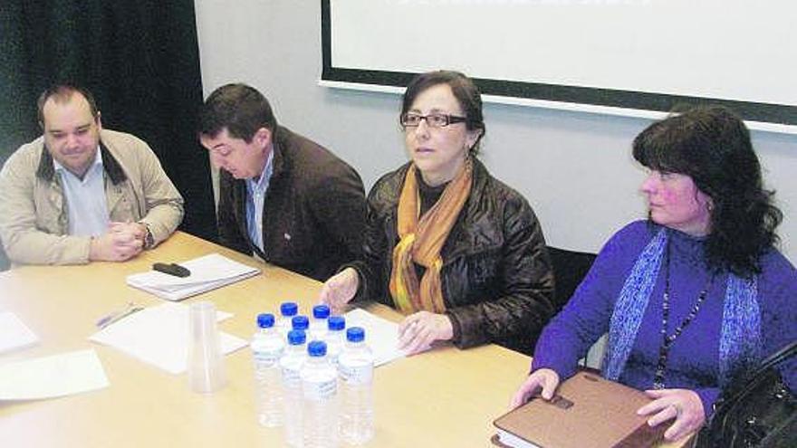 Martínez, López, Fernández y Barrero, ayer, en la reunión de la Casa del Parque, en Corias.