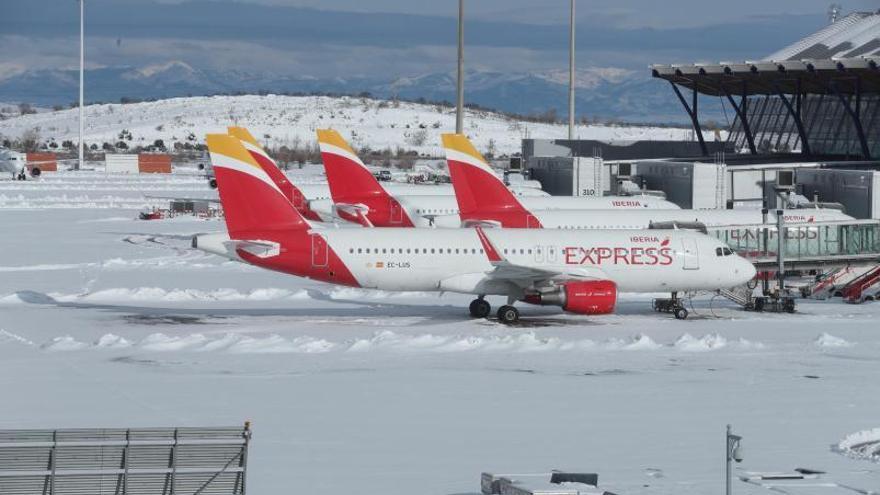 L&#039;aeroport de Barajas va tornar a operar a la tarda després d&#039;acumular molta neu.