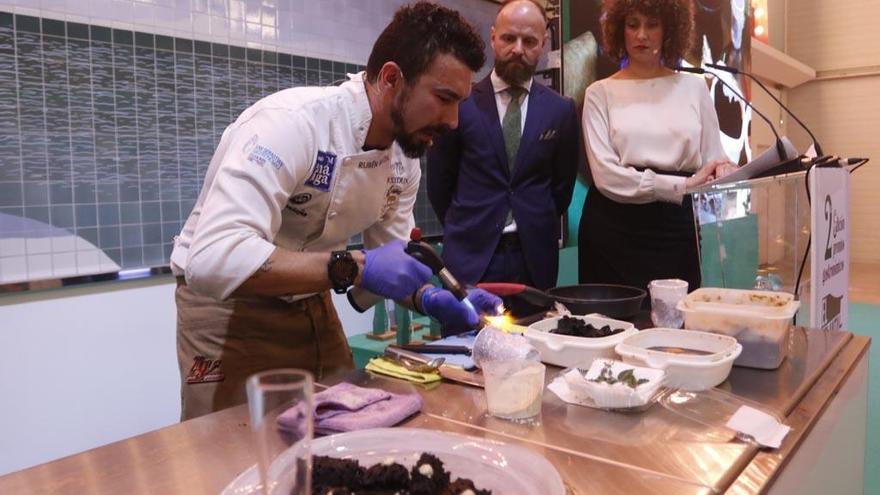 El cocinero Rubén Antón, ganador del Mejor Emplatado en la final que se celebró durante la gala de premios de El Delantal.