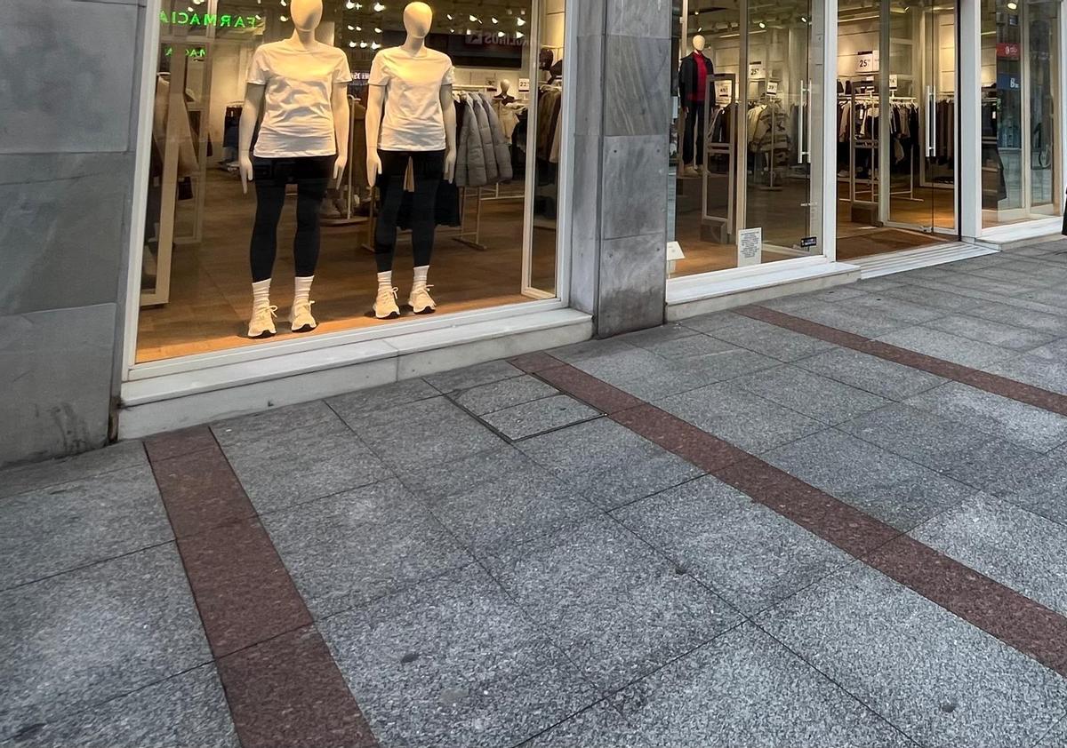 La tienda en la calle Corrida