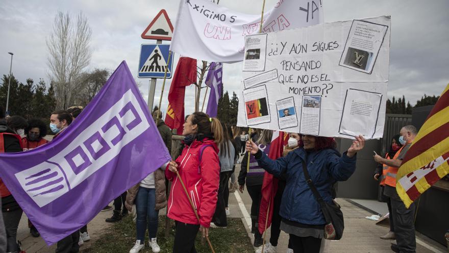 CCOO i UGT xifren en un 90% el seguiment de la vaga a Louis Vuitton a Campllong