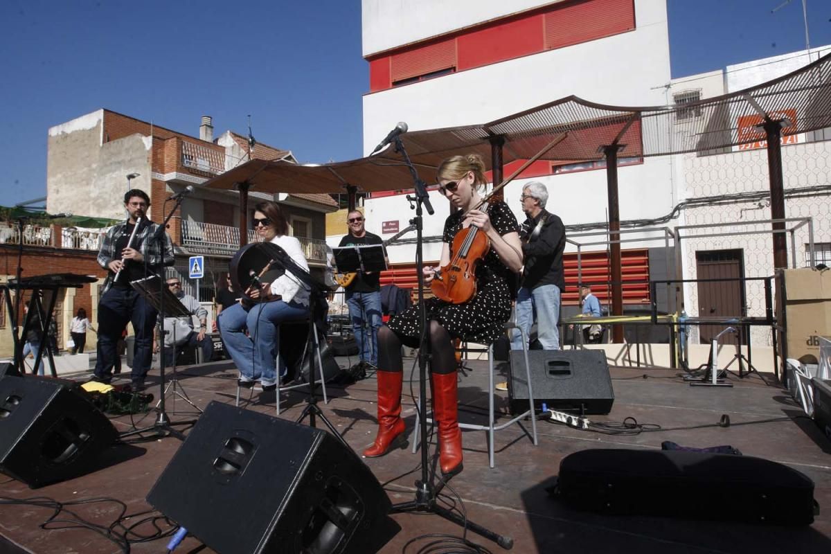 Valdeolleros inaugura la nueva 'plaza de los ovnis'