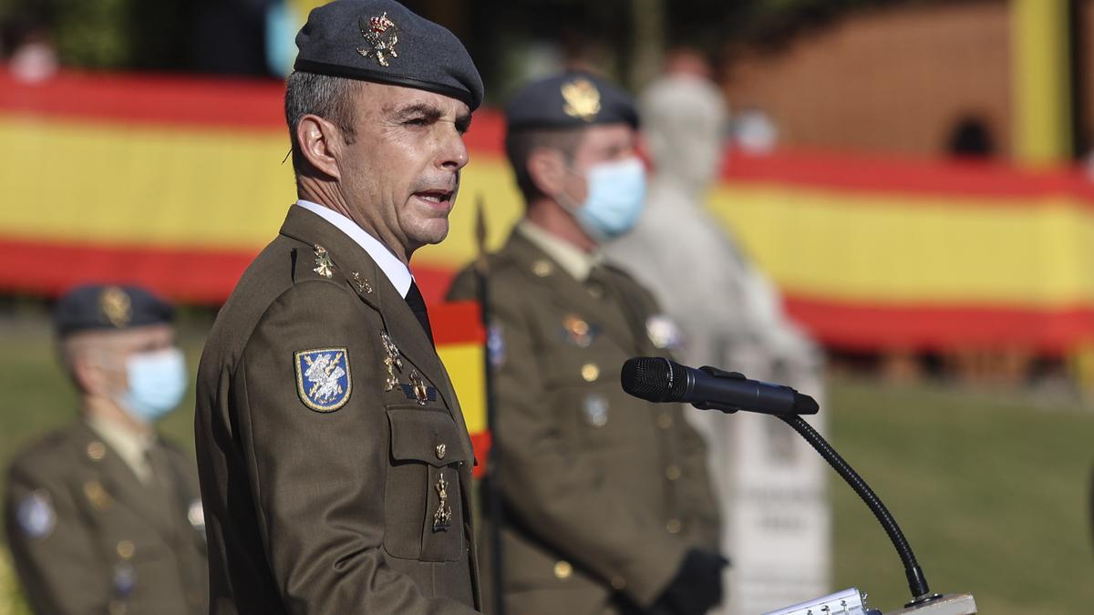 El coronel Gutiérrez Alcalá en su primera alocución a las tropas del &quot;Príncipe&quot;.