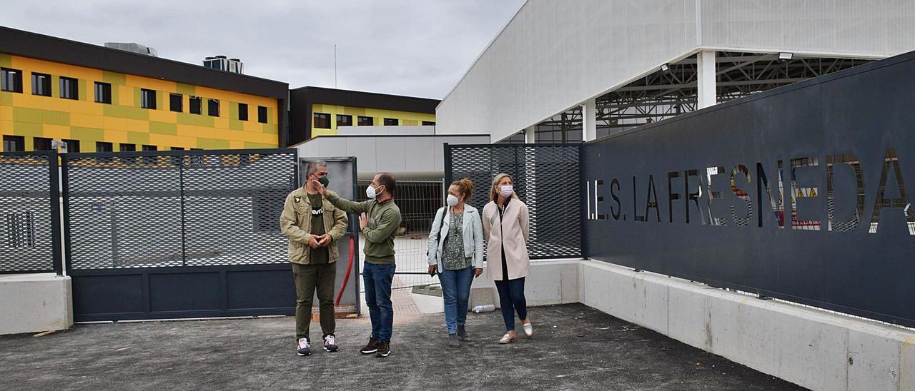 Responsables municipales, en la visita a la obra.