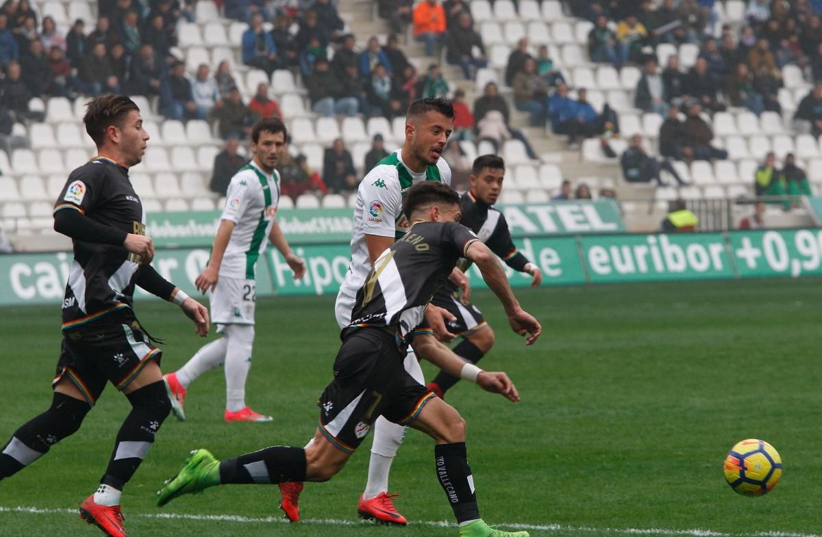 Las imágenes del partido Córdoba/Rayo Vallecano