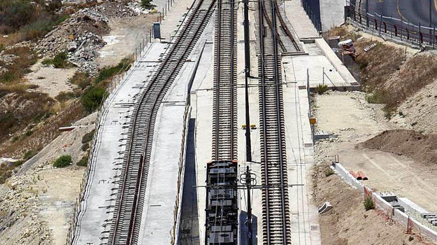 Imagen del &quot;salto del carnero&quot; que permite que un viaducto pase sobre otro en la Goteta.