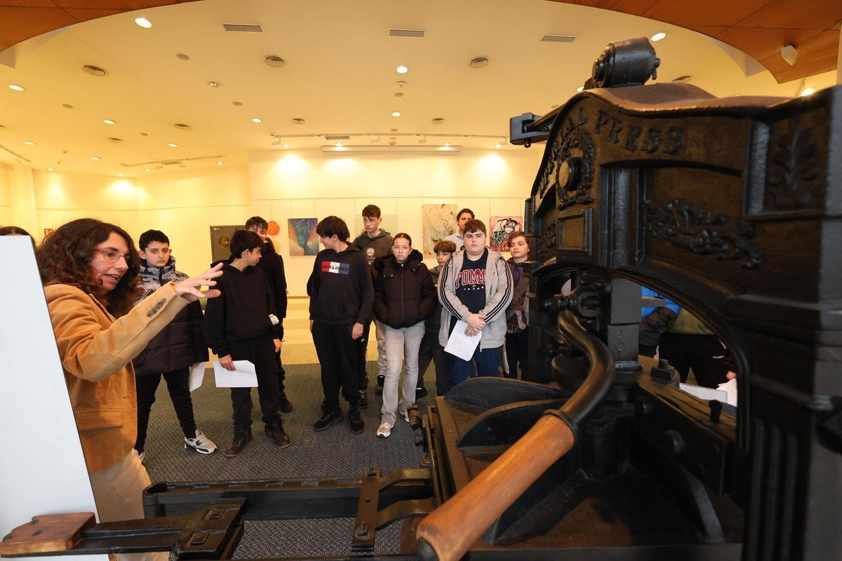 Los alumnos de 2º de la ESO de Sant Agustí visitan el Diario de Ibiza Los alumnos de 2º de la ESO de Sant Agustí visitan el Diario de Ibiza