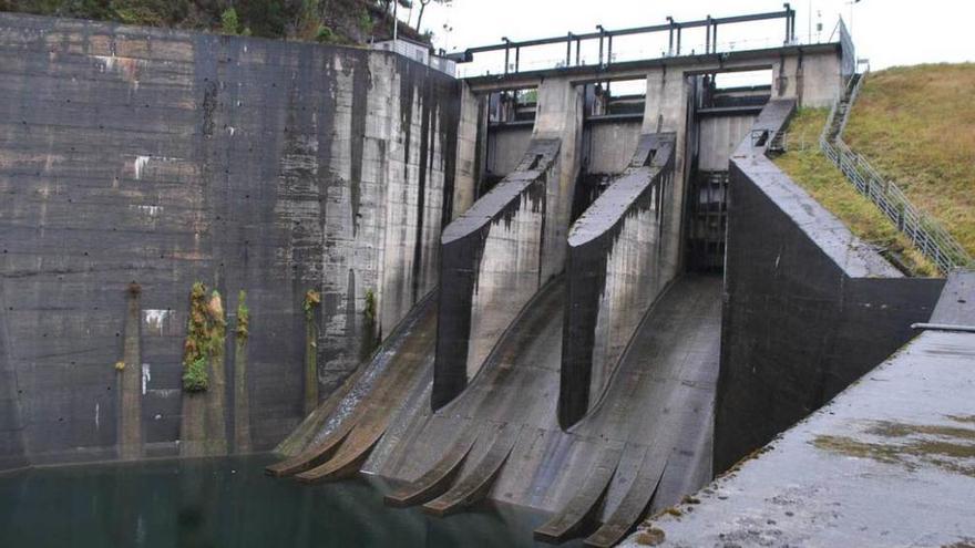 Instalaciones de la central hidroeléctrica de Arbón.