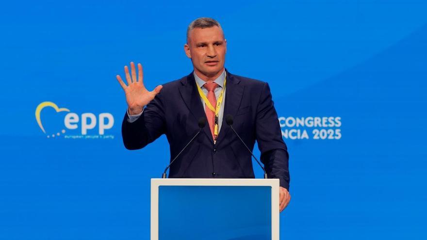El alcalde de Kiev, Vitali Klichkó, interviene en el congreso del PPE de València.
