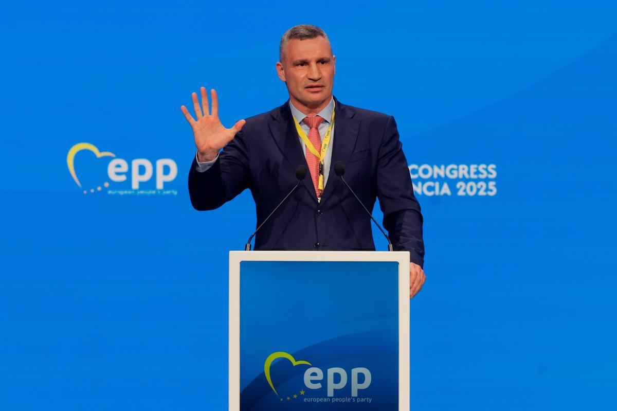 El alcalde de Kiev, Vitali Klichkó, interviene en el congreso del PPE de València.