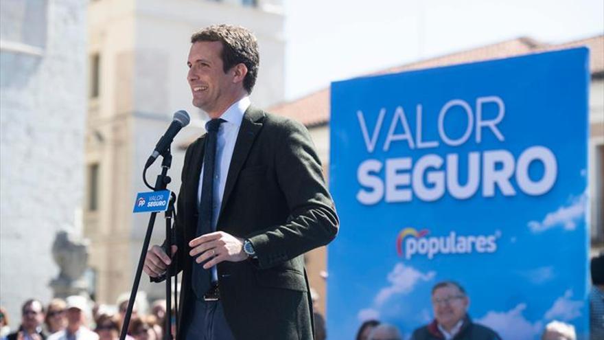 Casado avisa: «Son humo»