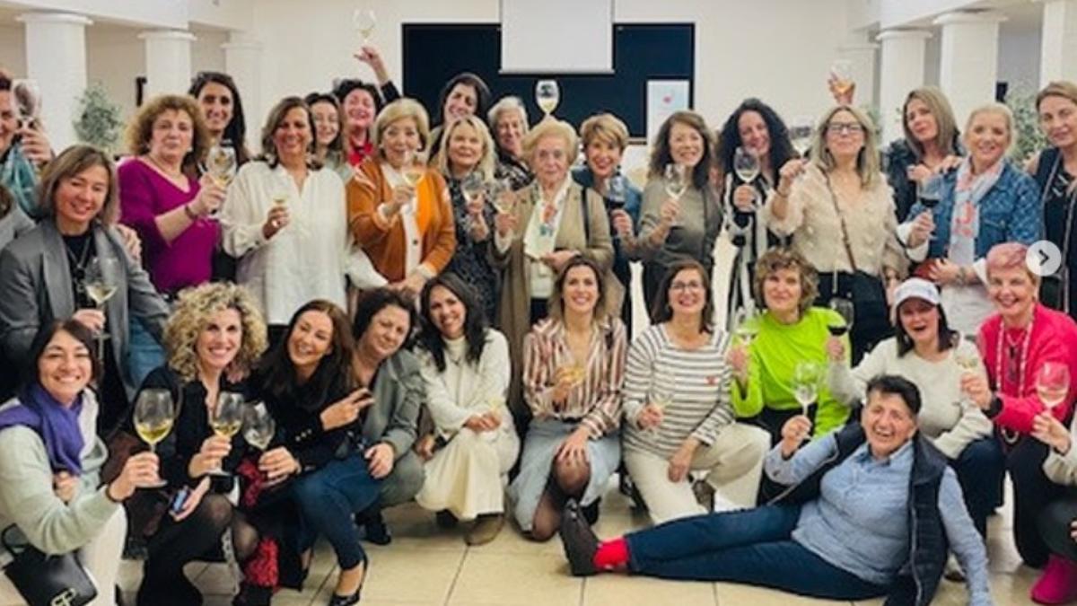 Cuarta asamblea general de las Mujeres Amantes del Vino de Extremadura.
