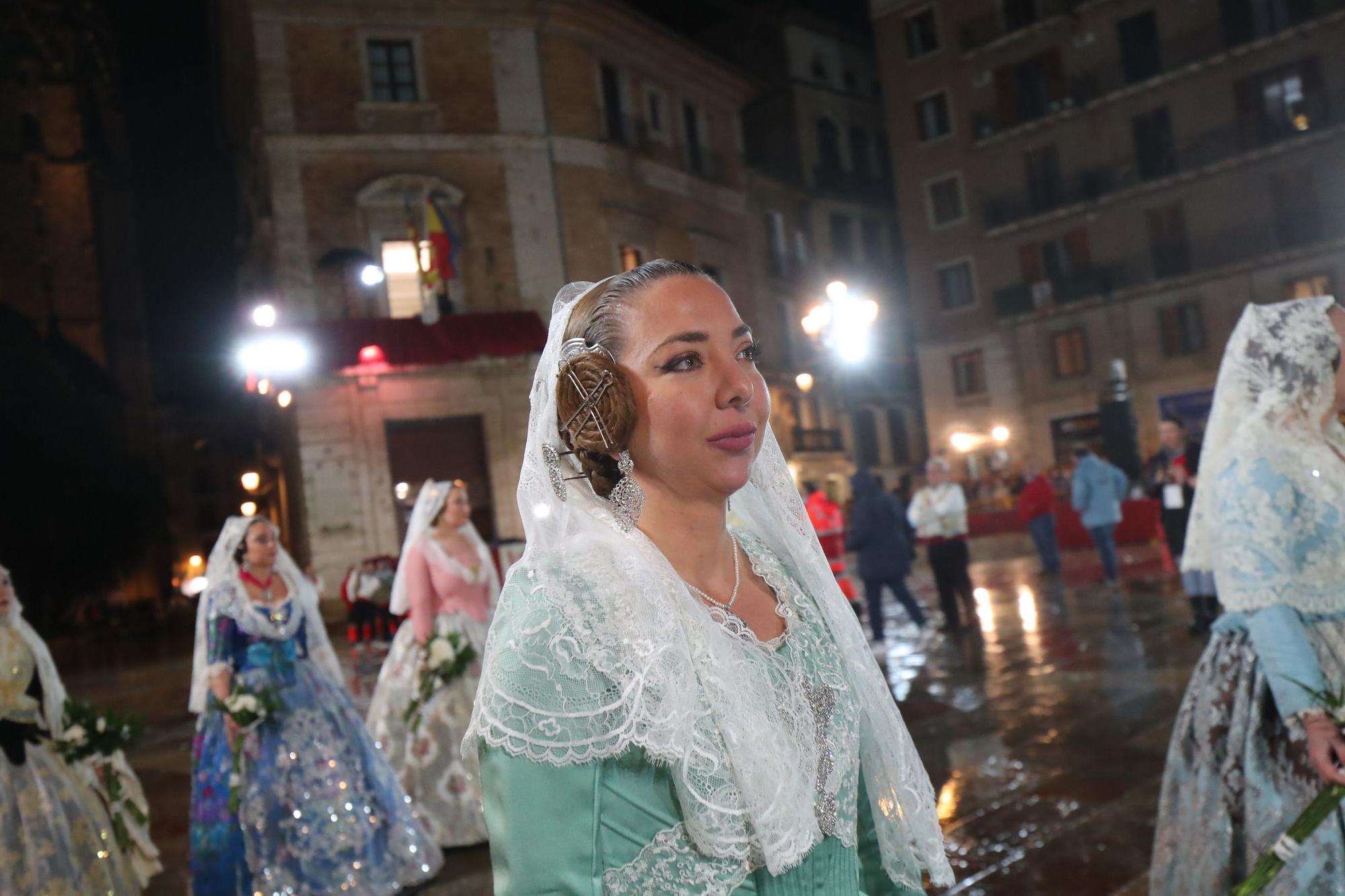 Búscate en el primer día de ofrenda por la calle de la Paz (entre las 21:00 a las 22:00 horas)