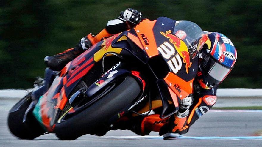 Brad Binder va ser la sorpresa de la matinal, imposant-se al circuit de Brno