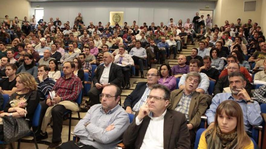 Asistentes a las jornadas organizadas ayer en el campus gijonés.