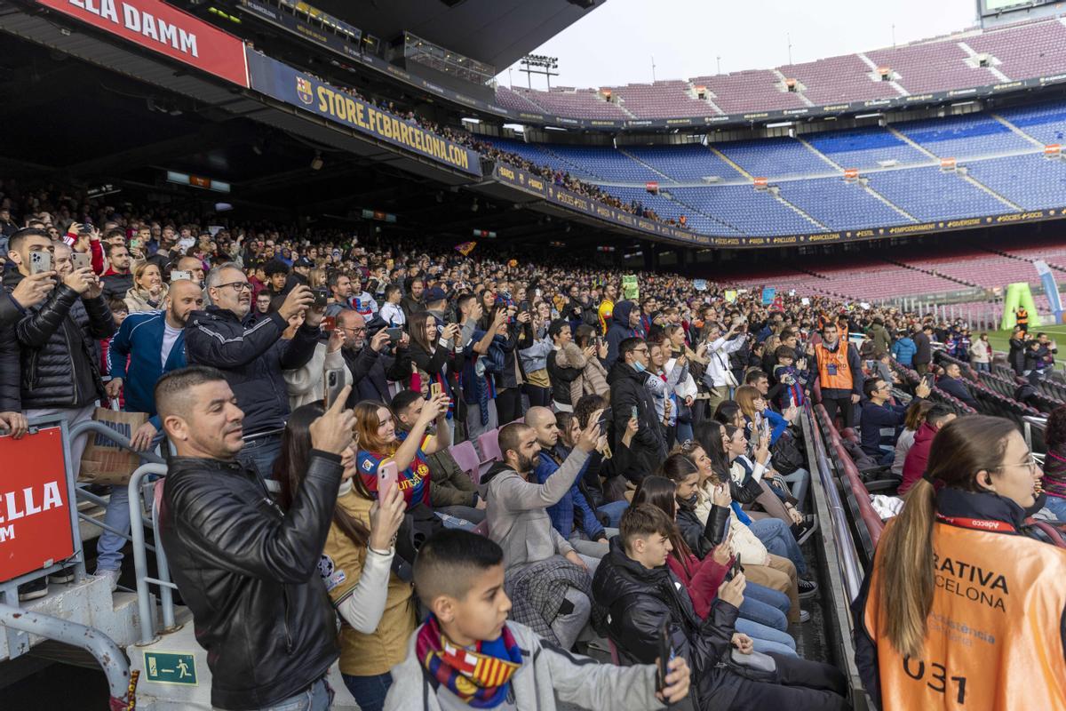 Entrenamiento de puertas abiertas del Barça para dar la bienvenida al 2023