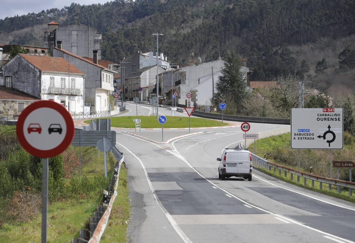 La N-541 a su paso por el municipio de Cerdedo-Cotobade.