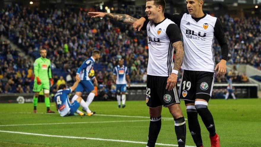 Descanso: El Valencia CF empata ante el Everton (2-2) con goles de Rodrigo