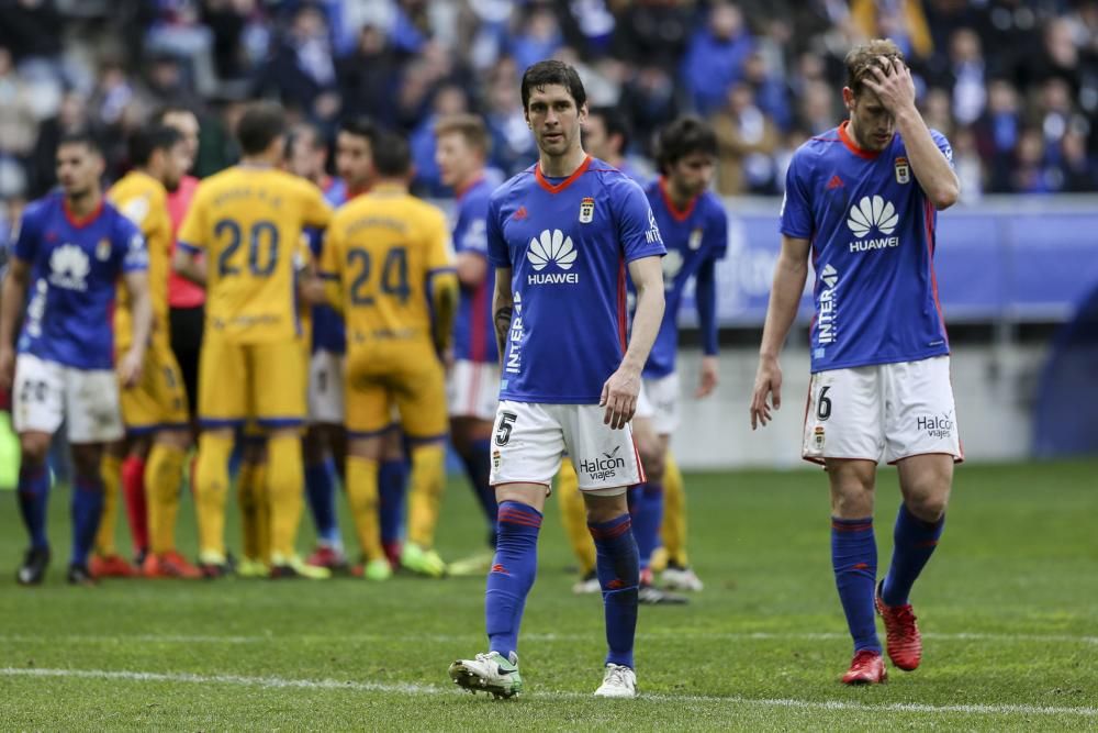 El partido entre el Oviedo y el Alcorcón, en imágenes