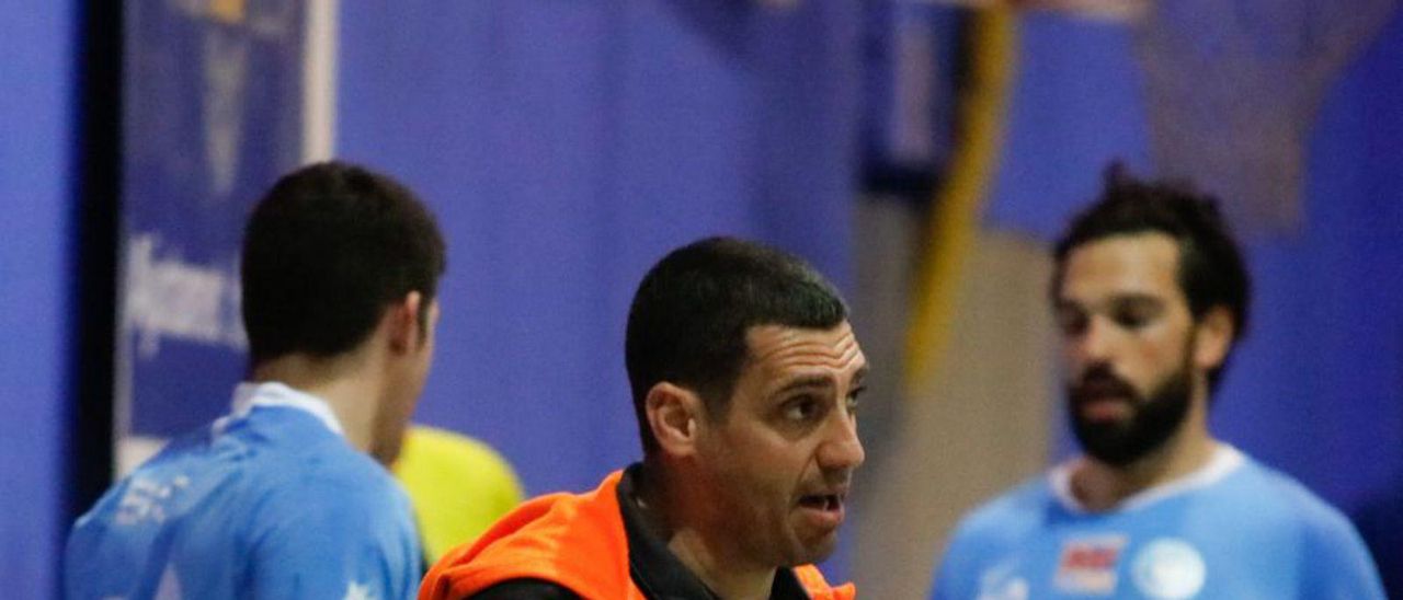 Eugenio Tilves, técnico de la UD Ibiza-HC Eivissa. | FIRMA FOTÓGRAFO