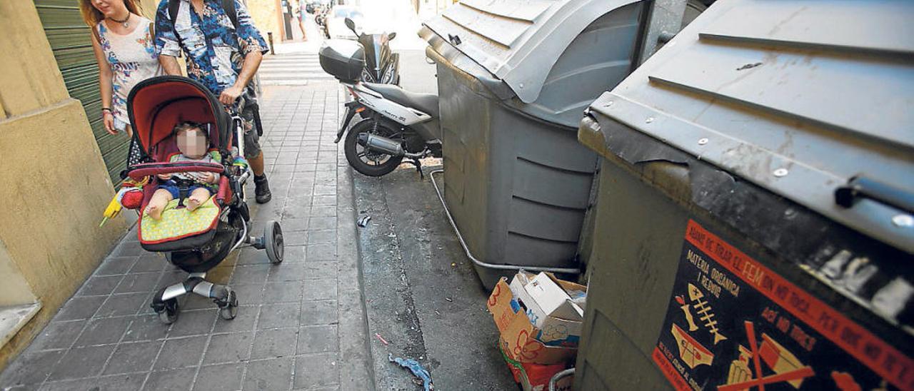 Alicante buscará restaurantes que saquen basura a deshoras