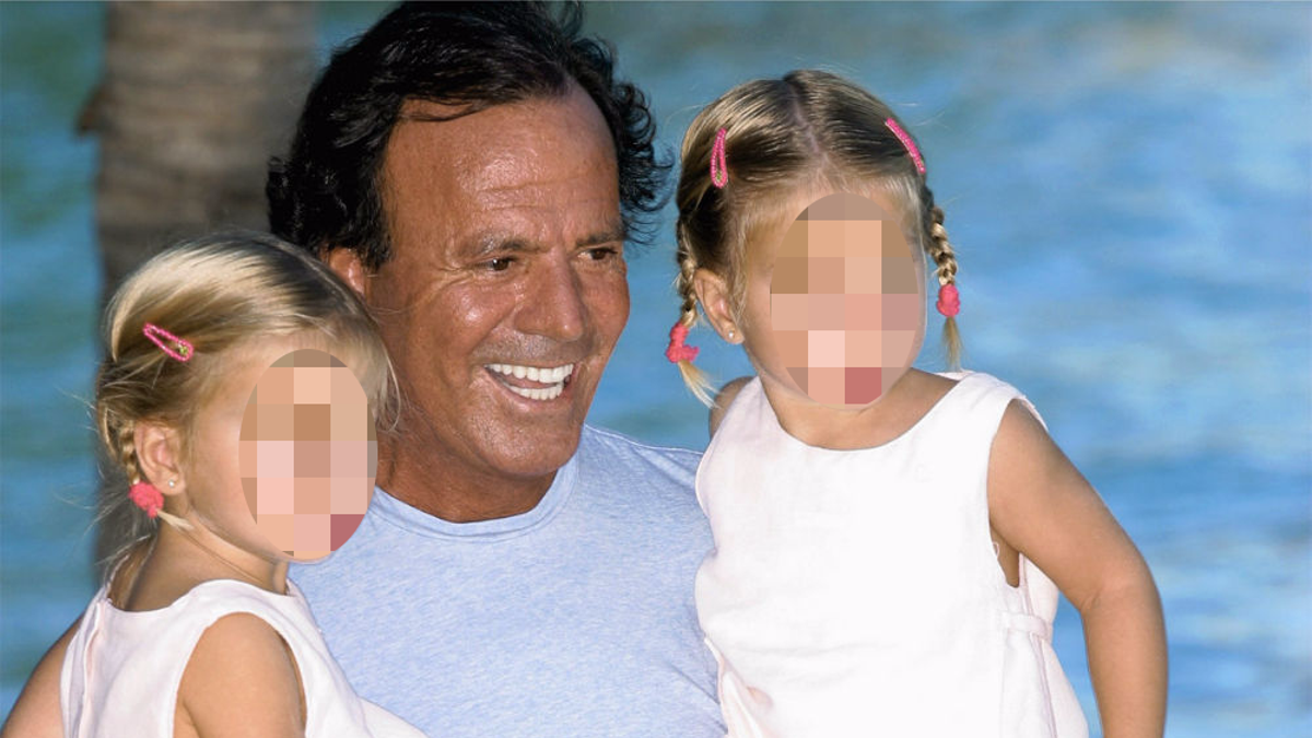 Julio Iglesias con sus hijas Cristina y Victoria