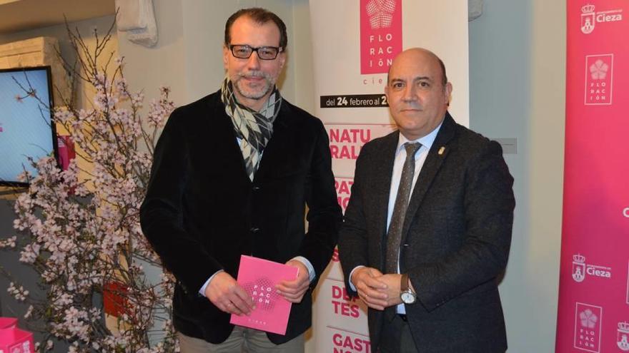 El alcalde de Cieza, Pascual Lucas, y el Turismo, Antonio Moya, en la presentación de ayer.