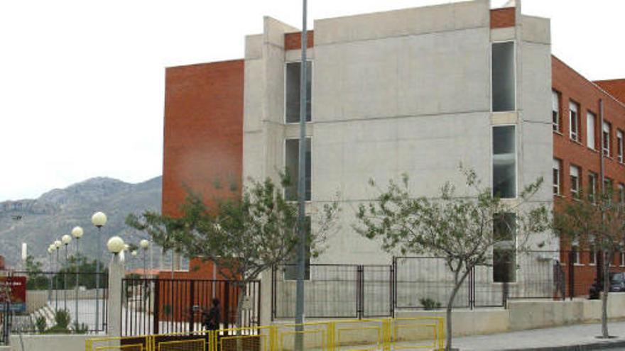 El instituto Valle de Elda ofrece actualmente enseñanzas de FP, Secundaria y Bachillerato.