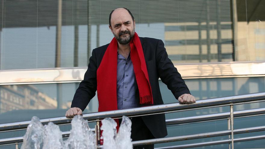 El zaragozano Fernando Lalana, que ha escrito más de 150 libros, acaba de publicar ‘La muñeca rusa’.