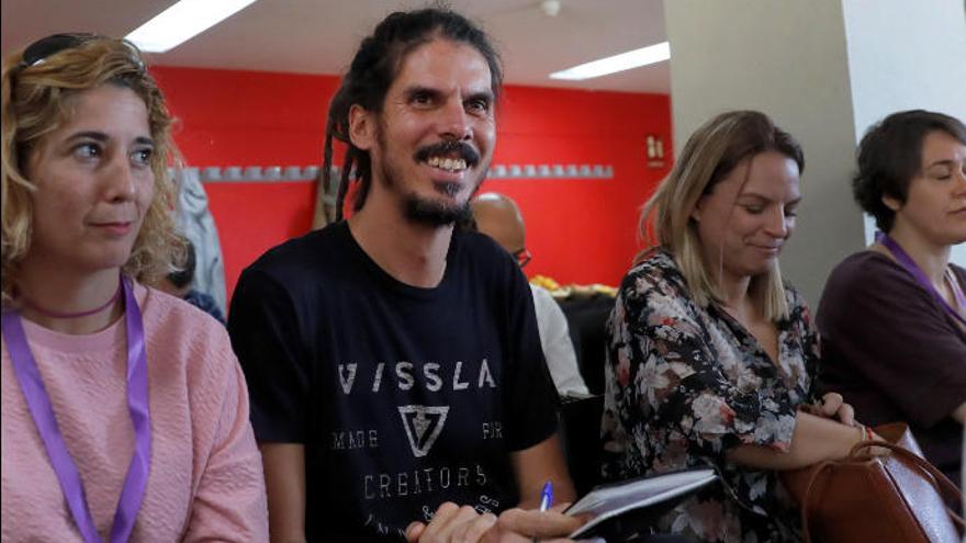 Iglesias y Echenique ven &quot;sintonía&quot; con el PSOE en Canarias y respaldan el pacto
