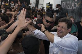 Haddad ofrece educación en lugar de armas en las favelas de Río de Janeiro