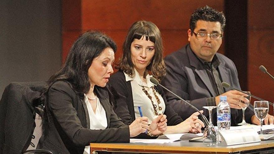 María José López, Gloria Poyatos y Jesús Rumbo, la noche del jueves en el Club Diario.