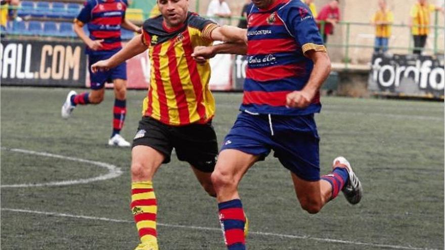 El Llagostera va aixecar un 2-0 en contra i va acabar sumant un punt.