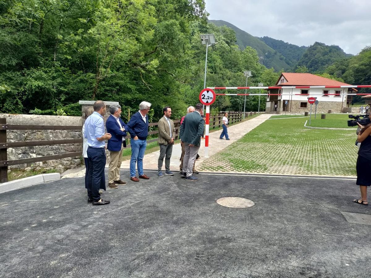 El nuevo aparcamiento en la finca Les Llanes El nuevo aparcamiento en la finca Les Llanes